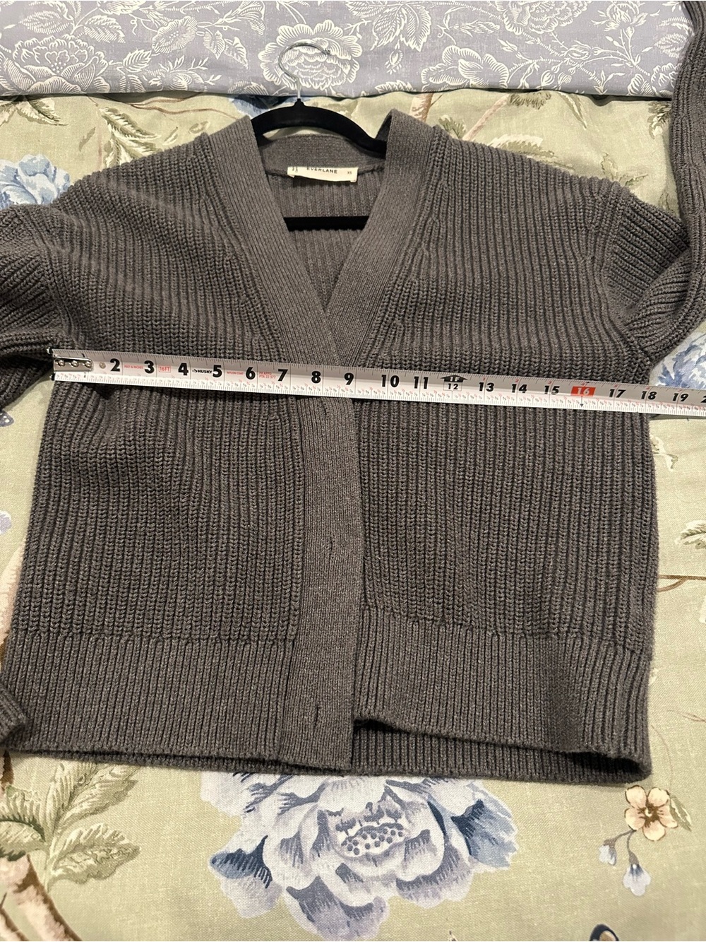 Everlane Gray Ribbed V-Neck Button Cardigan - Picture 6 of 9